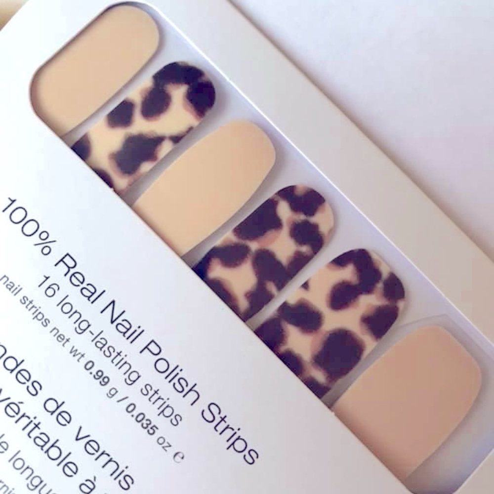 Color Street Nails, Retired set
Bundle and save on shipping per set! 5/$20